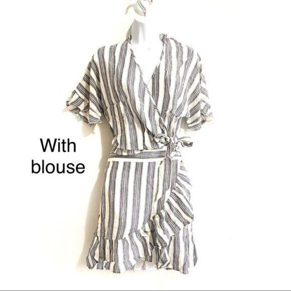 NWT Rails Ruby Striped‎ Mini Ruffle Wrap Skirt Size M, Blue, white - Picture 11 of 11